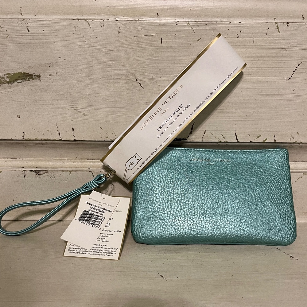 ADRIENNE VITTADINI NWT Ice Blue Pebble Charging Wallet w/Detachable Strap
